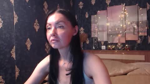 EmmaGoldX online show from 10.17.25