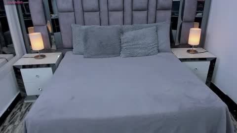 EMMA HILL online show from 11.27.25