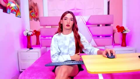 Emma Hilton online show from 05.11.26
