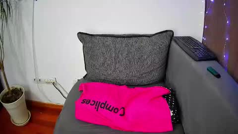 Snapshot of emmakros chatting on 03.01.25 emmakros online show from 03.01.25