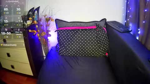 Snapshot of emmakros chatting on 10.04.25 emmakros online show from 10.04.25