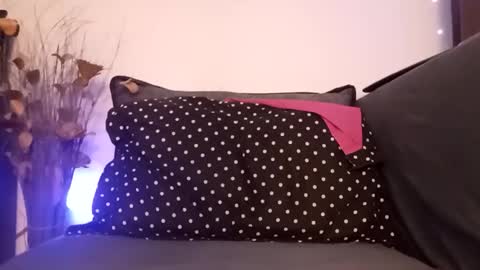 Snapshot of emmakros chatting on 10.20.25 emmakros online show from 10.20.25