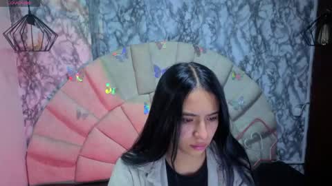 Snapshot of emmamiller__ chatting on 05.03.26 online show from 05.03.26