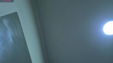 Snapshot of emmamiller__ chatting on 05.12.26 online show from 05.12.26