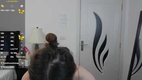 Snapshot of emmamoore12 chatting on 05.16.26 Emma online show from 05.16.26