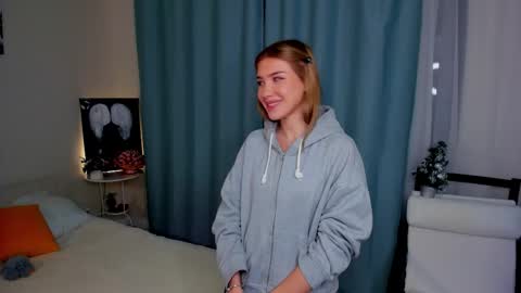 Snapshot of emmastonewants chatting on 01.13.26 Emma online show from 01.13.26