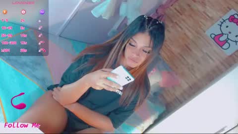 Snapshot of emmasummers469 chatting on 01.12.25 Emma online show from 01.12.25