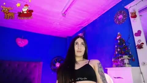 Snapshot of emmaxx7 chatting on 12.16.24 Emma  online show from 12.16.24