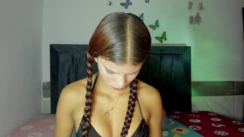 Snapshot of emmie_bunny chatting on 04.04.26 Emmie online show from 04.04.26