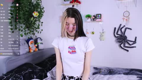 Snapshot of emmie_everly chatting on 12.17.25 emmie_everly online show from 12.17.25