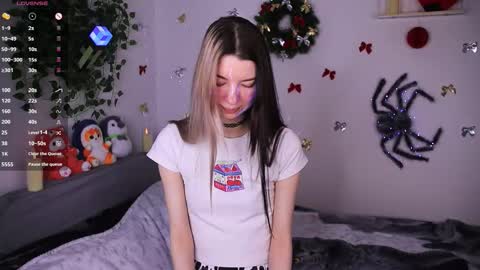 Snapshot of emmie_everly chatting on 01.11.26 emmie_everly online show from 01.11.26