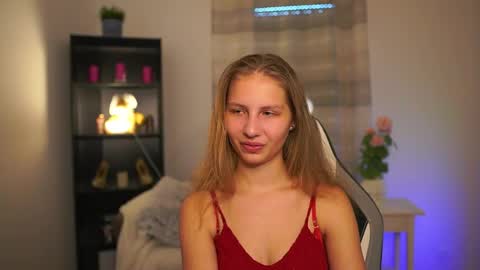 Snapshot of emmie_murray chatting on 02.14.26 Emmie online show from 02.14.26