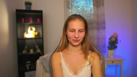 Snapshot of emmie_murray chatting on 04.22.26 Emmie online show from 04.22.26