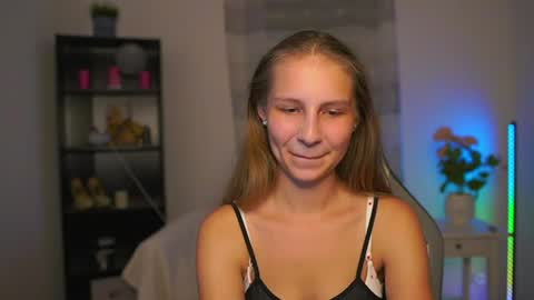 Snapshot of emmie_murray chatting on 06.17.26 Emmie online show from 06.17.26