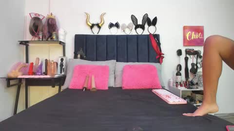          online show from 12.20.25