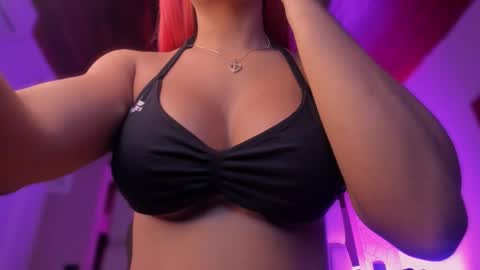 Snapshot of emmily_savage chatting on 03.31.26 online show from 03.31.26
