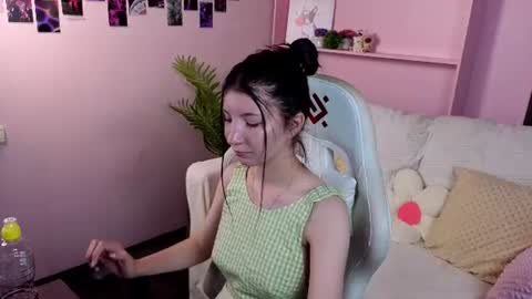 Snapshot of emmy_dreamy_ chatting on 07.05.26 emmy_dreamy_ online show from 07.05.26