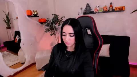 Emmy Evans  online show from 10.14.25