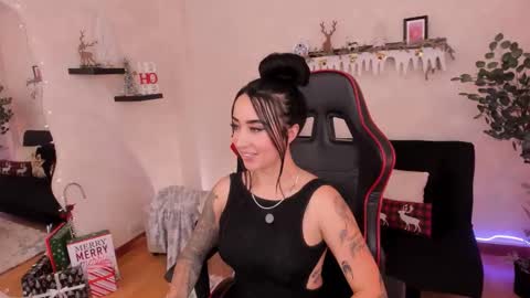 Emmy Evans  online show from 11.12.25