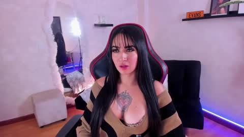 Emmy Evans  online show from 01.05.26