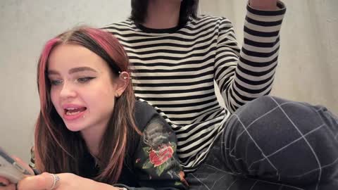 Snapshot of emo_couple666 chatting on 01.23.25 Gabriel  Elizabeth online show from 01.23.25