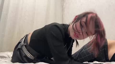 Snapshot of emo_couple666 chatting on 03.04.25 Gabriel  Elizabeth online show from 03.04.25