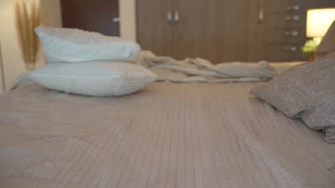 Eimi3 online show from 01.08.25