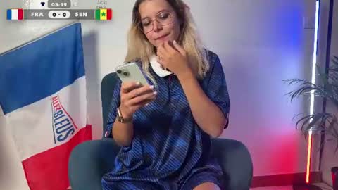 Snapshot of emylana chatting on 06.16.26 EmyLana online show from 06.16.26