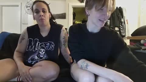 Cedar redhead and River brunette online show from 12.26.24