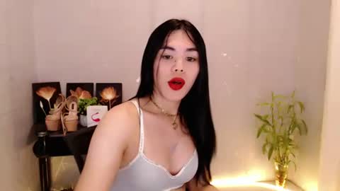 Snapshot of enchantress_mia03 chatting on 05.31.26 enchantress_mia03 online show from 05.31.26