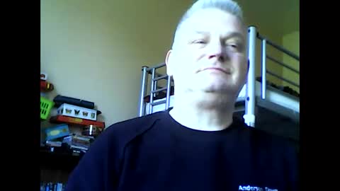 Snapshot of englishguysurrey chatting on 04.30.26 englishguysurrey online show from 04.30.26