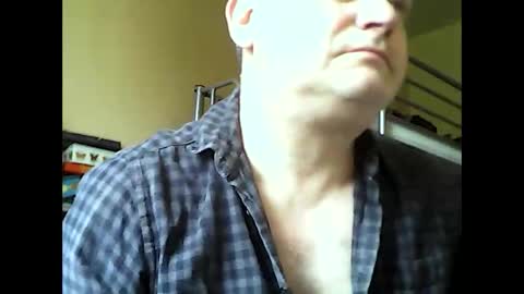 Snapshot of englishguysurrey chatting on 05.03.26 englishguysurrey online show from 05.03.26
