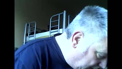 Snapshot of englishguysurrey chatting on 05.17.26 englishguysurrey online show from 05.17.26