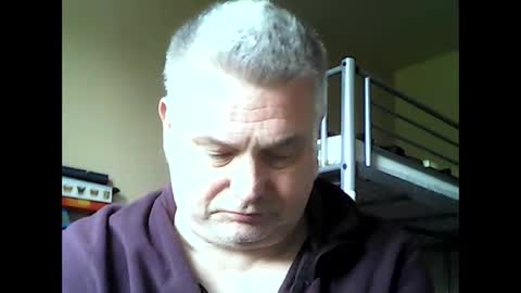 Snapshot of englishguysurrey chatting on 05.20.26 englishguysurrey online show from 05.20.26