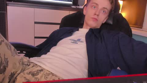 Snapshot of enkeer chatting on 12.28.24 Enker online show from 12.28.24
