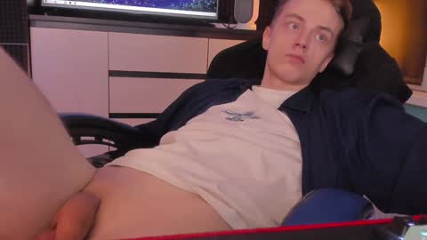 Snapshot of enkeer chatting on 01.06.25 Enker online show from 01.06.25