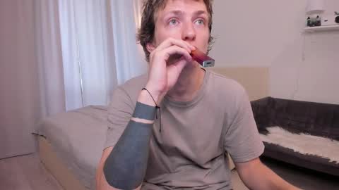 Snapshot of enkeer chatting on 09.13.25 Enker online show from 09.13.25