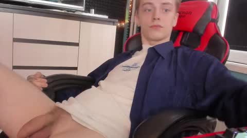 Snapshot of enkeer chatting on 09.15.25 Enker online show from 09.15.25
