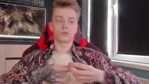 Snapshot of enkeer chatting on 02.10.26 Enker online show from 02.10.26