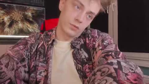 Snapshot of enkeer chatting on 02.18.26 Enker online show from 02.18.26