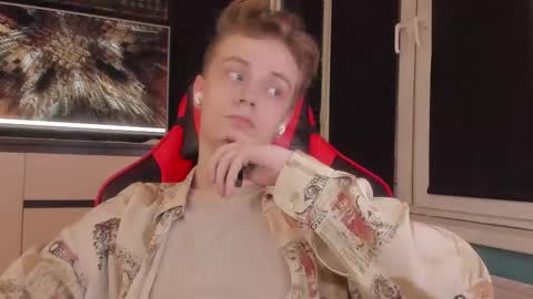 Snapshot of enkeer chatting on 03.03.26 Enker online show from 03.03.26