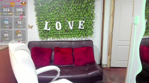 Enma clark online show from 12.21.24