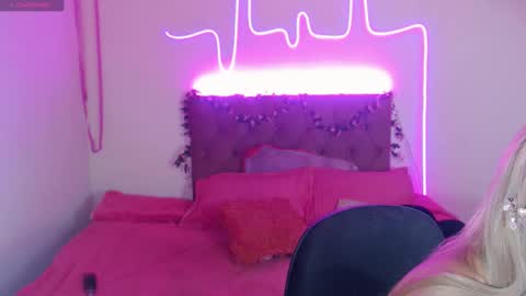 Enma Rojas online show from 12.20.24