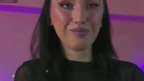 enyahazell online show from 12.15.25