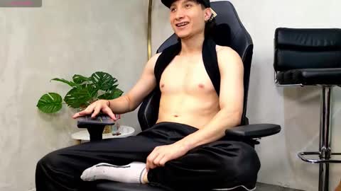 enzo_steel online show from 03.08.26