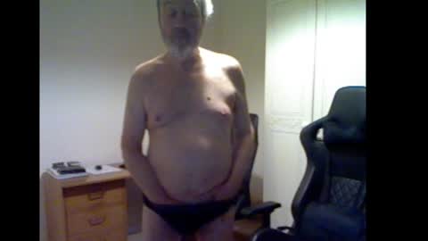 Snapshot of erasmus_d chatting on 02.05.25 erasmus_d online show from 02.05.25