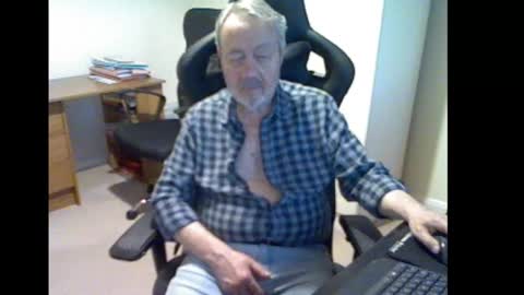 Snapshot of erasmus_d chatting on 03.03.25 erasmus_d online show from 03.03.25