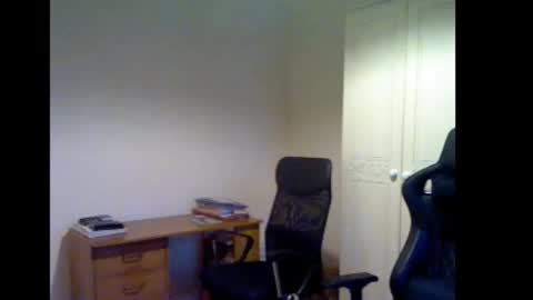 Snapshot of erasmus_d chatting on 10.15.25 erasmus_d online show from 10.15.25