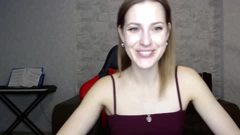 Erdbeeren mit Sahne online show from 11.13.25