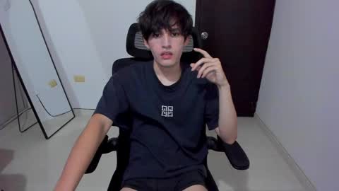 Snapshot of eren_tatakae chatting on 05.15.26 eren_tatakae online show from 05.15.26